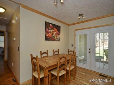 205 Meadow Woods Dr, Hendersonville, NC 28792 - photo 4