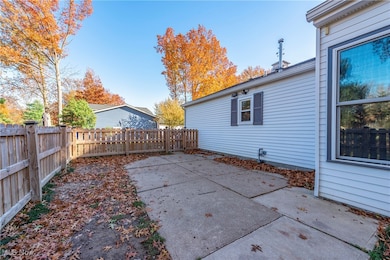 32650 Greenwood Dr, Avon Lake, OH 44012 - photo 4