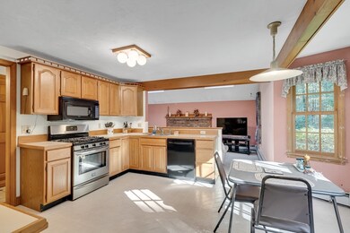 67 Bennett St, Hudson, MA 01749 - photo 5