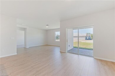 10315 Blooming Blossom Ct, Tice, FL 33905 - photo 4