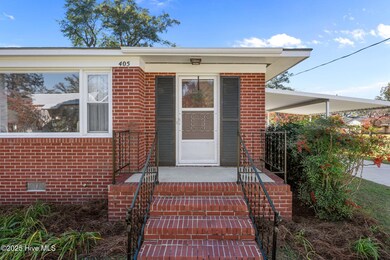 405 Pollock St, Pollocksville, NC 28573 - photo 4