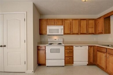 916 Charlotte St, Clarksville, TN 37040 - photo 6