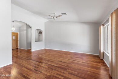 15774 W Piccadilly Rd, Goodyear, AZ 85395 - photo 5