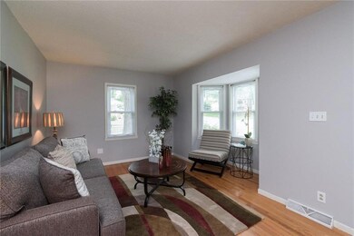 1040 68th St, Windsor Heights, IA 50324 - photo 4