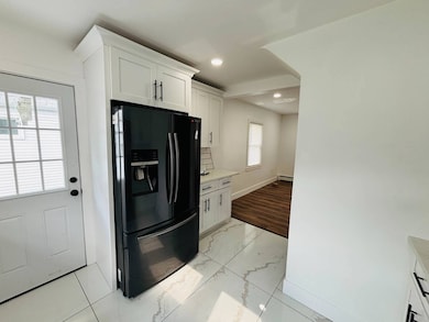 72 Singworth St unit 1, Oyster Bay, NY 11771 - photo 4