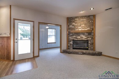 2406 Redbud St, Kilgore, TX 75662 - photo 5