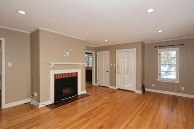 10907 Glenway Ct, Milwaukee, WI 53222 - photo 5