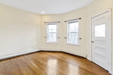 24 Laurel St, Somerville, MA 02143 - photo 5