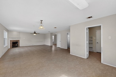 1868 Lynnwood Hills Dr, Fort Worth, TX 76112 - photo 7