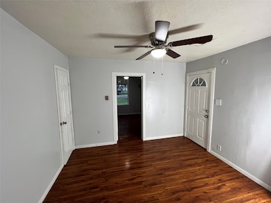 230 E Southland Ave, Alvin, TX 77511 - photo 6