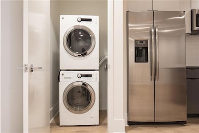 1581 Magazine St unit 202, New Orleans, LA 70130 - photo 6