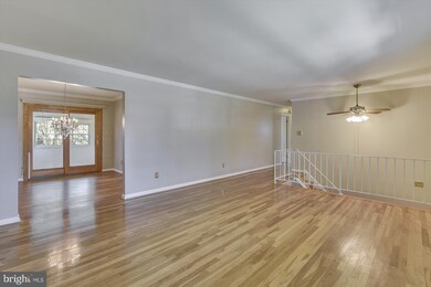 9536 Old Creek Dr, Fairfax, VA 22032 - photo 6
