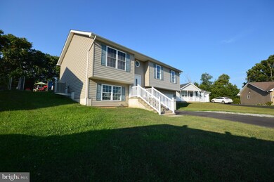 212 Freight Car Cir, Bunker Hill, WV 25413 - photo 4