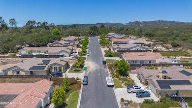 384 Falcon Crest Dr, Vandenberg Village, CA 93436 - photo 4