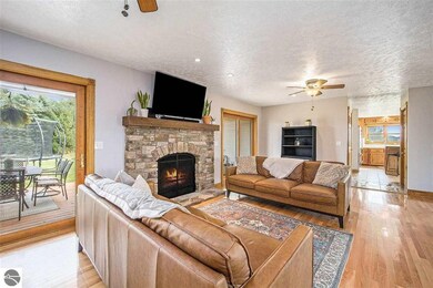 7868 E Longbranch Cir, Traverse City, MI 49684 - photo 7