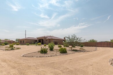 Big Lot, Circular Driveway
