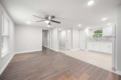 2816 Woodard St unit B, Houston, TX 77026 - photo 2