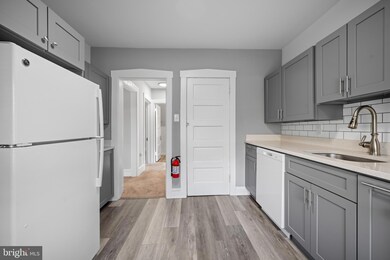 28 E Holly Ave unit 2ND FLR, Haddon Township, NJ 08107 - photo 4