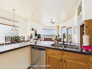 CAM03749G0-PR0034-STILL016