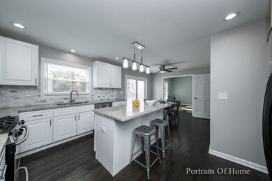 2001 Peach Tree Ln, Algonquin, IL 60102 - photo 7