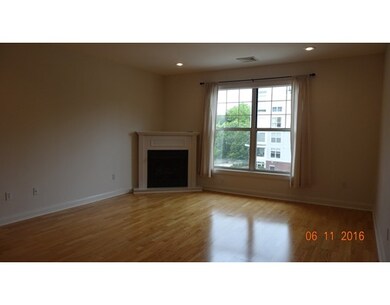 7 Ballister St unit 422, Wakefield, MA 01880 - photo 2