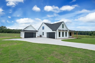 723 723 Holliday Dam Rd, Honea Path, SC 29654 - photo 2