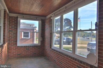 714 E Maple Rd, Linthicum Heights, MD 21090 - photo 2