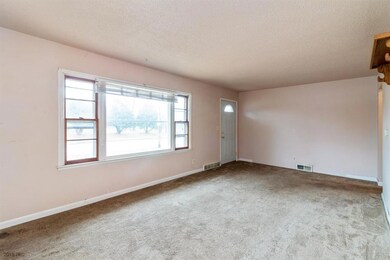 7810 SW 9th St, Des Moines, IA 50315 - photo 5