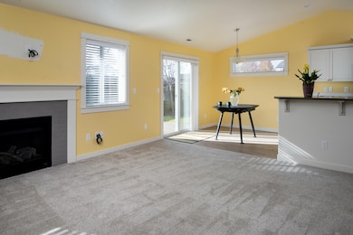 2584 NW Hemlock Way, Redmond, OR 97756 - photo 4