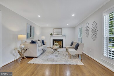 8709 Eaglebrook Ct, Alexandria, VA 22308 - photo 5