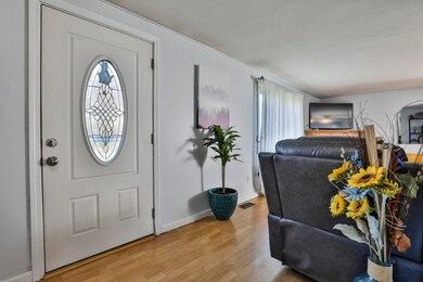 8 Ledgewood Dr, Derry, NH 03038 - photo 7