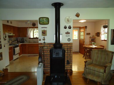 96 Nuangola Rd, Mountain Top, PA 18707 - photo 2