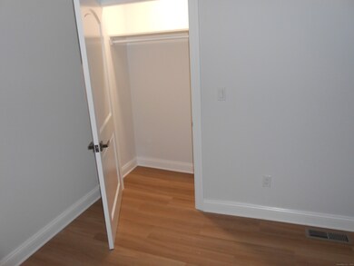 50 Greenhouse Rd unit 42B, Bridgeport, CT 06606 - photo 6