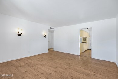 1215 E Geneva Dr-7