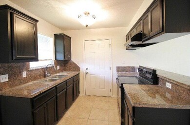 210 Santa Elena, San Juan, TX 78589 - photo 4