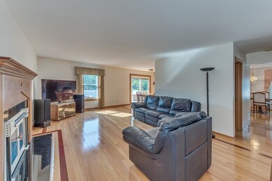 1906 Seton Hall Dr, Naperville, IL 60565 - photo 7