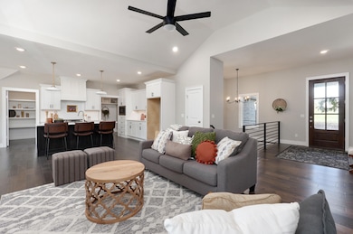 1619 N Bristol Ave-4