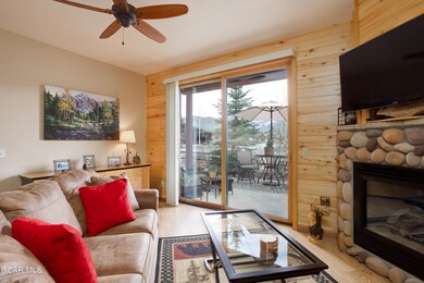 205 Bella Vista Ct #112_LivingRoomF