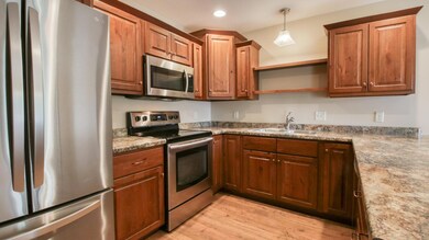 2811 Swallowtail Ct, Altoona, WI 54720 - photo 4