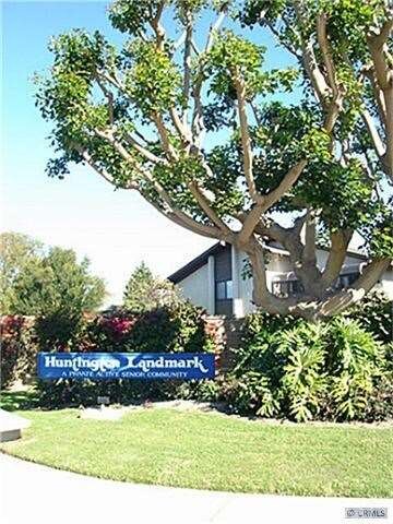 HUNTINGTON LANDMARK ENTRANCE