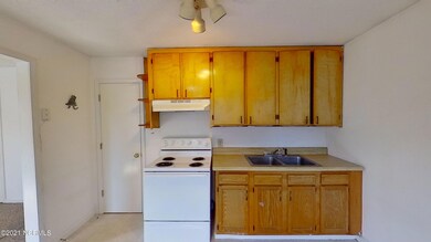 634 Us Highway 117 S, Burgaw, NC 28425 - photo 5