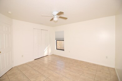 Kathi Kim St 2427 - Master Bdrm IMG_4532