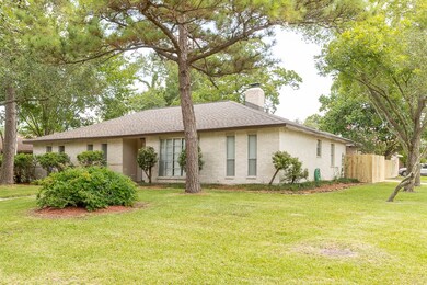 16902 Hibiscus Ln, Friendswood, TX 77546 - photo 2