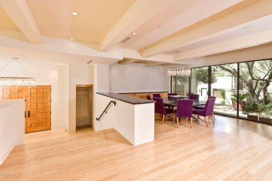 05DiningRoom