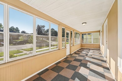 7-web-or-mls-Winslow Ave-S2609-007.jpg