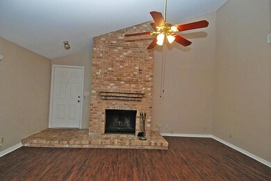 7730 Challie Ln unit 7730, Houston, TX 77088 - photo 6