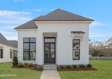 111 Shadow Bend Grass-1