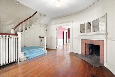 320 Tappan St, Brookline, MA 02445 - photo 2