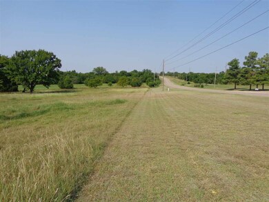 2114 W Bois d Arc Ave, Duncan, OK 73533 - photo 2