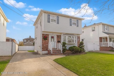 147 Lyndale Ave, Staten Island, NY 10312 - photo 2